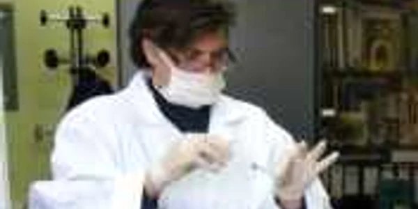 Medicii pietreni sunt pregătiţi să îi vaccineze pe pietreni