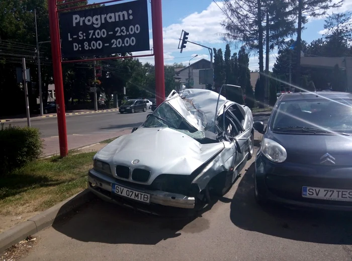 Parcarea Poliţiei sucevene se transformă într-un cimitir pentru maşini. FOTO Dănuţ Zuzeac