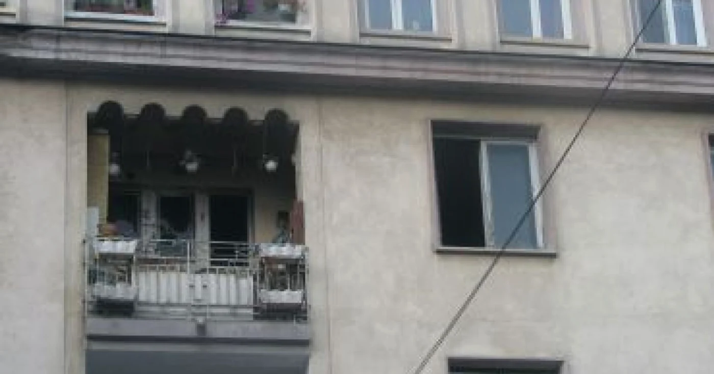 Craiova: I-au luat foc vechiturile din casă