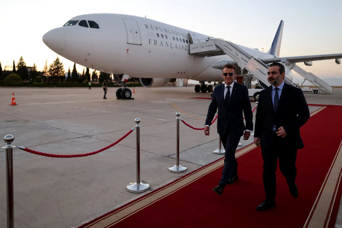 Emmanuel Macron efectuează prima vizită a unui lider vest-european în Siria post-Assad. FOTO: AFP