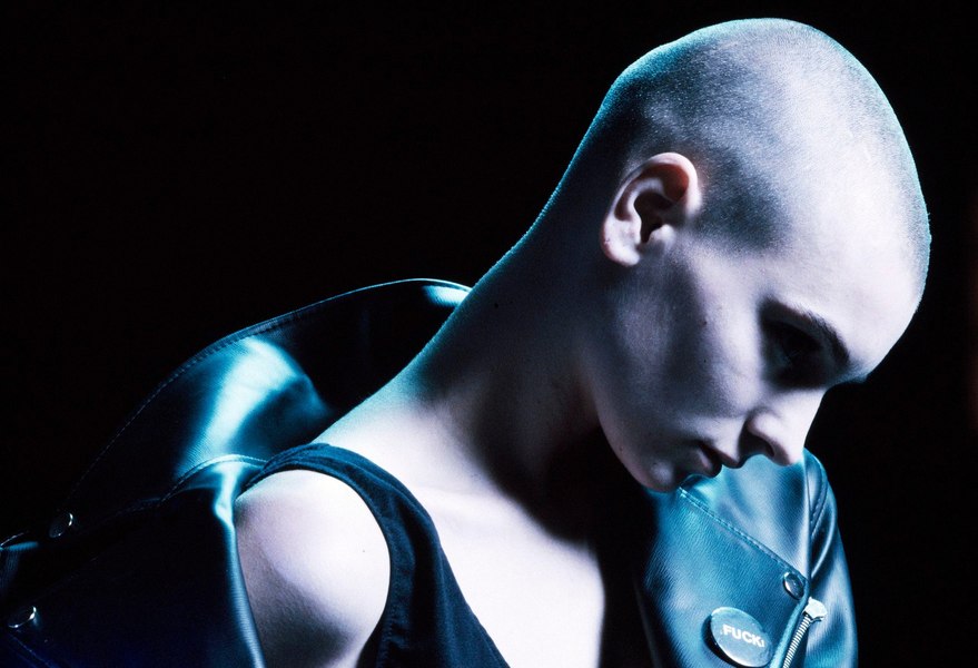 Motivul sfâșietor pentru care Sinead O'Connor a decis să se tundă scurt. „Ne prezenta ca fiica frumoasă și fiica urâtă”