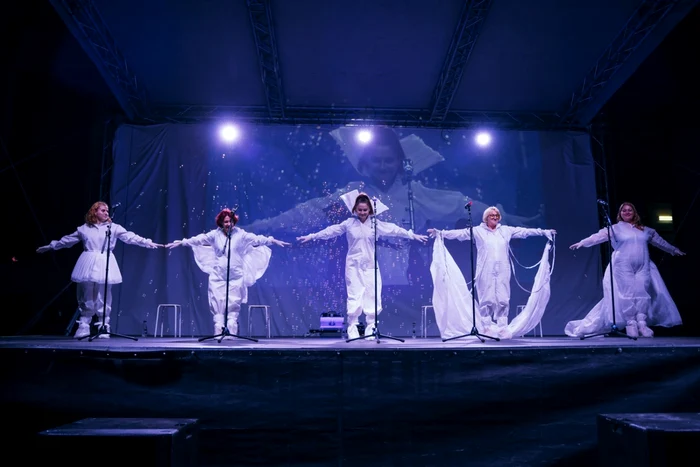 Festivalul de Teatru Tânăr IDEO IDEIS Biblioteca din Alexandria - spectacol comunitar foto Lavinia Cioaca