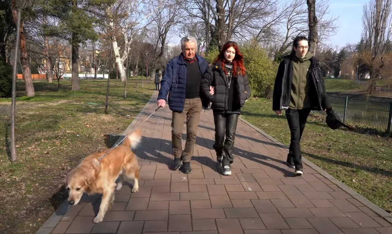 Radu Grumeza cu nepoții  FOTO captură video