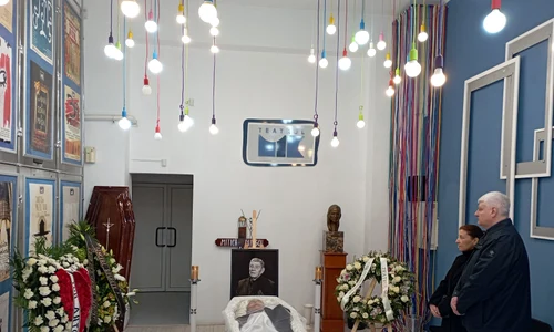  Mitică  Popescu a fost depus la Teatrul Mic 