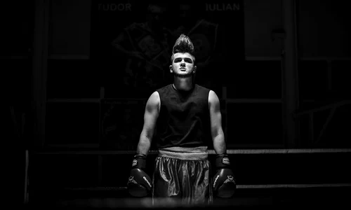 Vlad Dragulin Malone Baieti de oras (12) jpeg