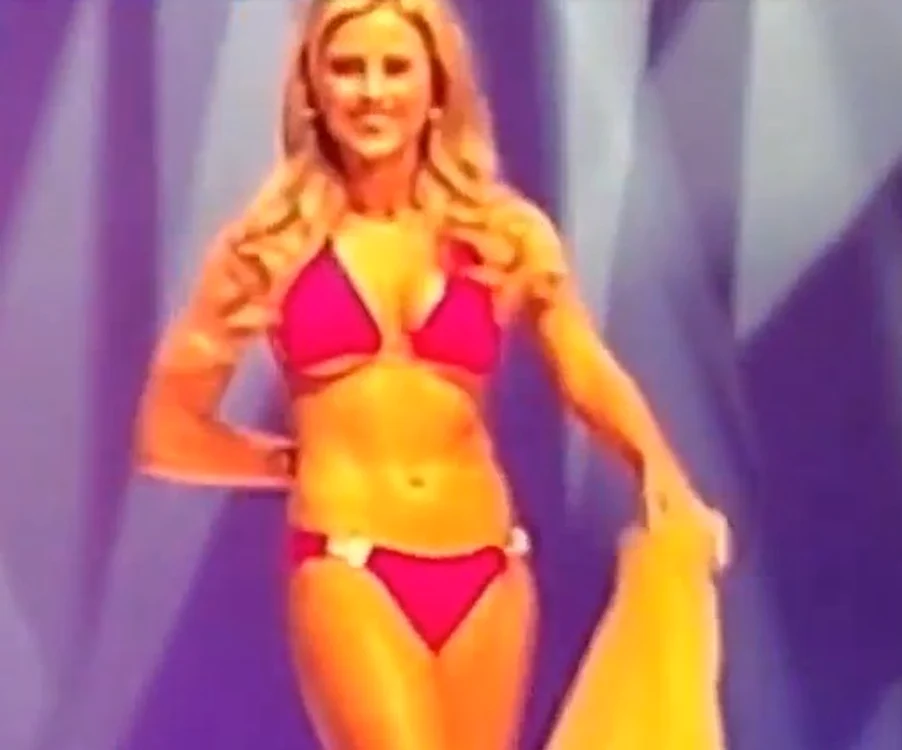
    Chanelle Riggan a impresionat juriul de la Miss California cu formele saleFoto: Captură video  