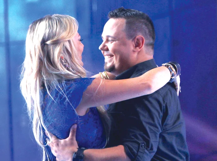 Ovidiu Anton a primit o îmbrățișare din partea Deliei și a trecut mai departe la “X Factor”Foto: Antena 1