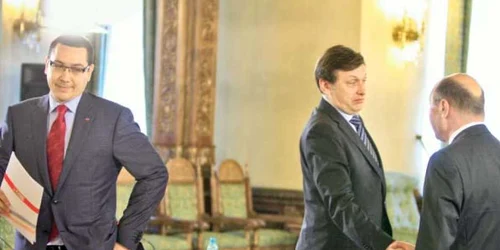 Crin Antonescu (centru)  i-ar putea lua  locul lui  Traian Băsescu  la Cotroceni