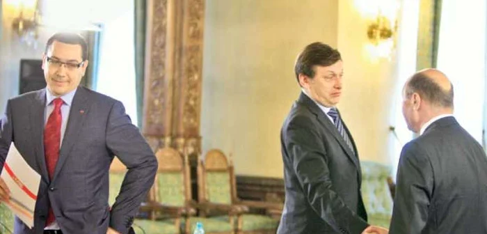 Crin Antonescu (centru) i-ar putea lua locul lui Traian Băsescu la Cotroceni