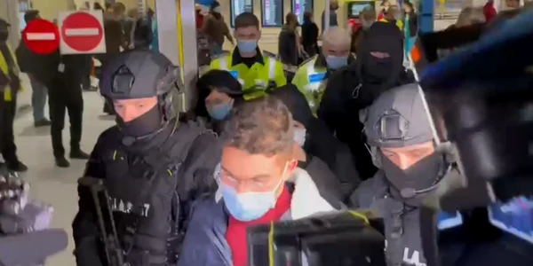 suspect marocan crima iasi adus in tara otopeni 22 decembrie 2021 foto captura