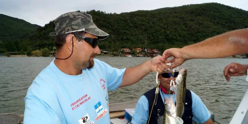 concurs de pescuit in mehedinti