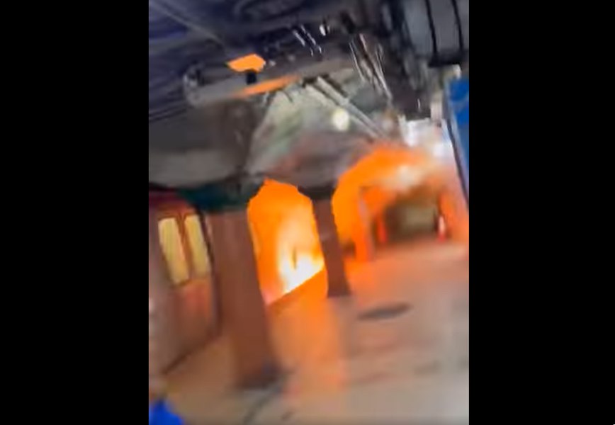 „Deschideți ușa! Deschideți ușa!”. Momente de groază într-un metrou, după izbucnirea unui incendiu