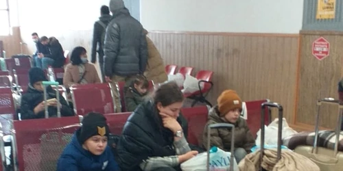 refugiaţi din ucraina în gara de nord - foto fb CFR Infrastructura