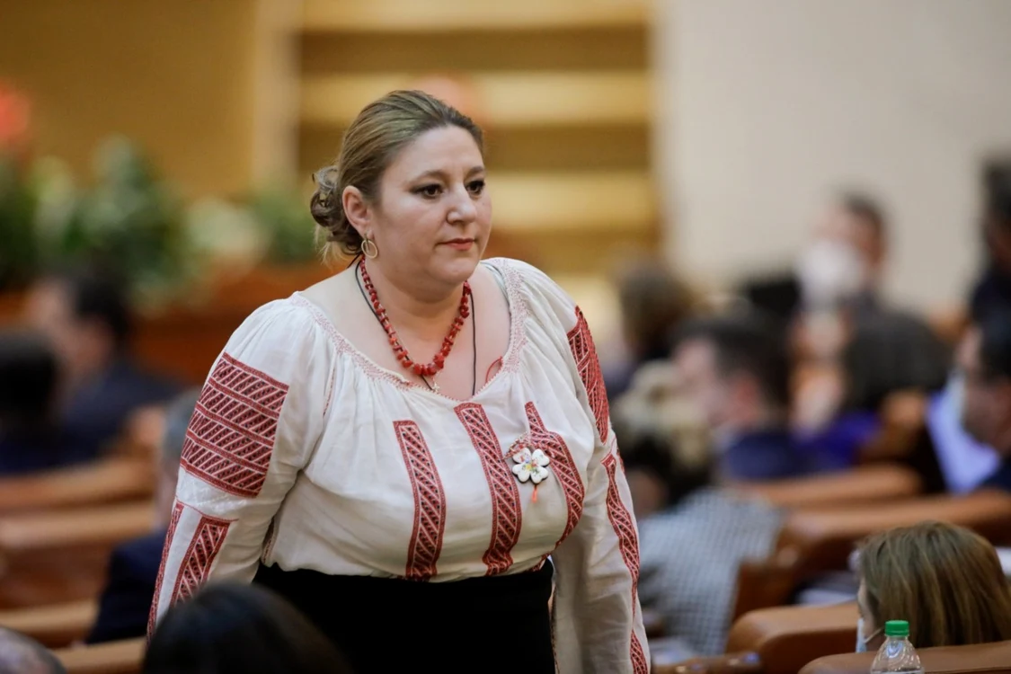 Senatoarea Diana Şoşoacă a blocat activitatea unui centru de vaccinare FOTO Mediafax