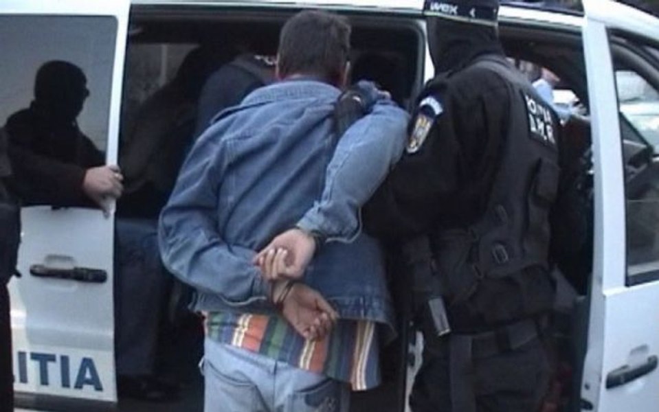 Ordin de protecție doar pe hârtie. Agresiuni greu de descris asupra unei femei, comise în incinta școlii unde lucrează