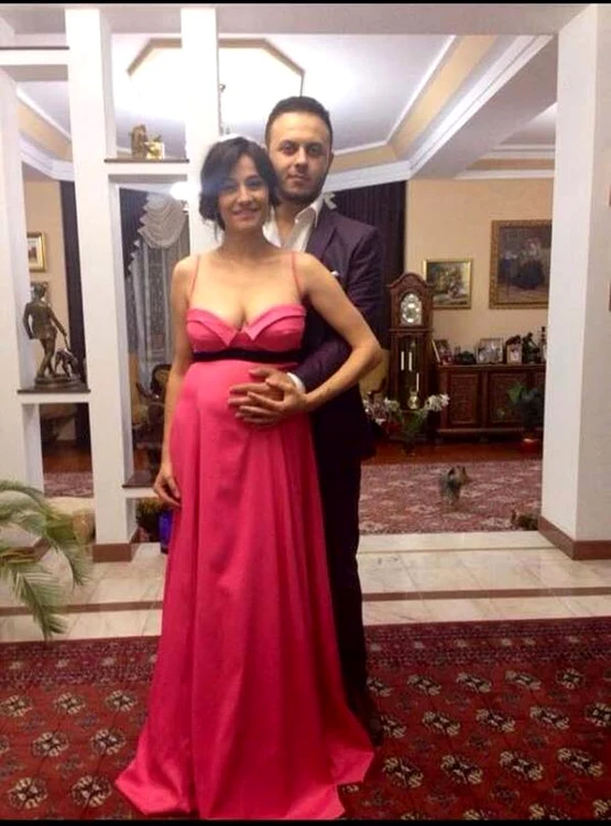
    Claudia și Gabi sunt  împreună de la  începutul anuluiFOTOGRAFII: ARHIVA PERSONALĂ  