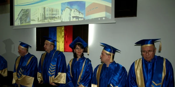 Rectorul Dănuţ Tiberius Epure şi prorectorul Gabriela Stanciu de la Universitatea Ovidius Constanţa