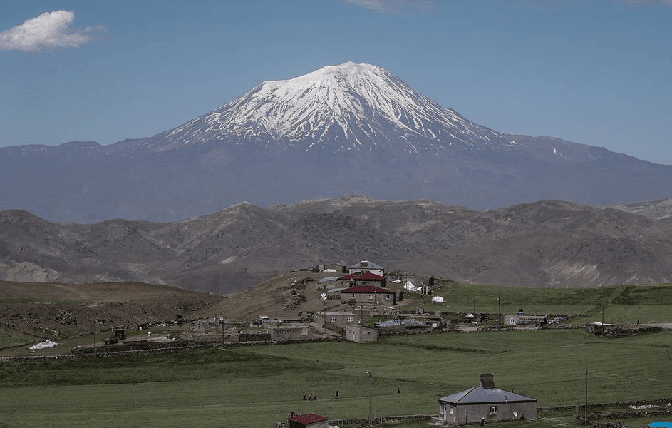 În Turcia, folosind analize de sol, vor să afle dacă arca lui Noe a ancorat la Ararat