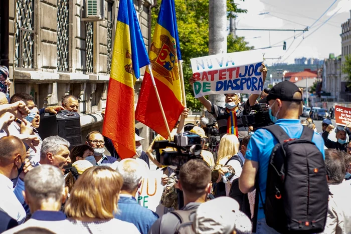 FOTO de la protestul din 7 iunie din faţa CEC