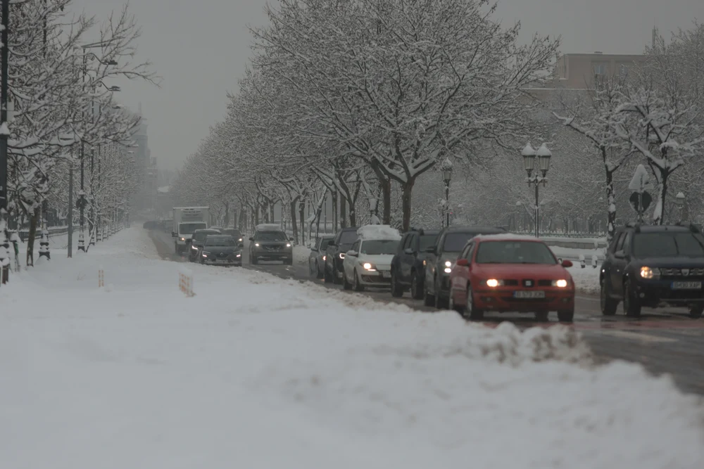 Cât te costă să ajungi din Berceni la Aeroportul Otopeni, pe timp de ninsoare puternică. Diferențe uriașe de preț între aplicațiile de ridesharing