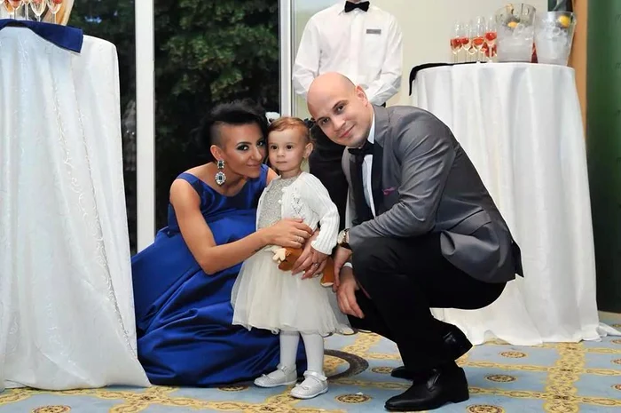 Solista şi soţul ei au împreună o fetiţă, Antonia, în vârstă de doi ani jumătate
