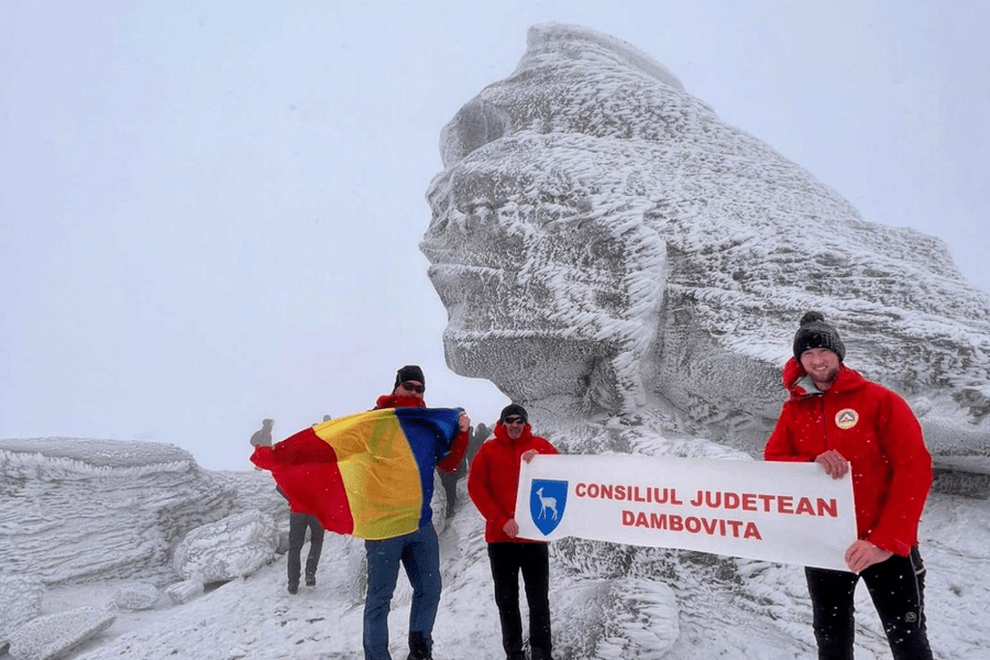 Pelerinaj la Sfinxul din Bucegi, în căutarea piramidei energetice de pe cel mai vizitat munte al României