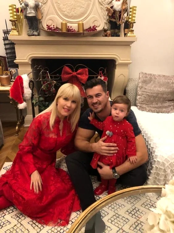 Elena Udrea stă la povești cu fiica ei