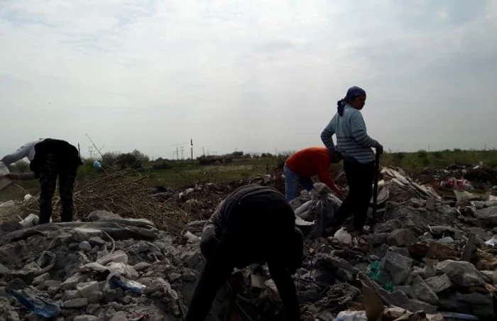 groapa de gunoi abandonata slatina