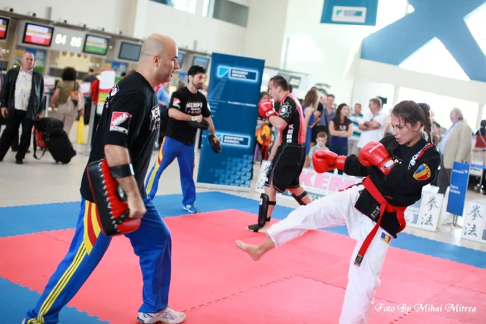 Practicanţi ai kempo-ului au susţinut o demonstraţie specială