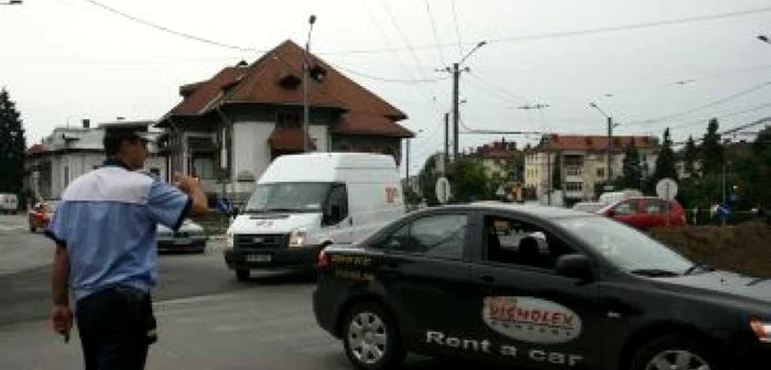 Târgu-Jiu: Poliţiştii de la circulaţie au dat aseară zeci de sancţiuni