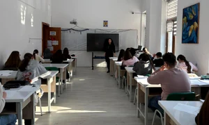 elevi la concurs romana mate la CNRG Slatina  sursa foto felicia alexandru  (7) jpeg