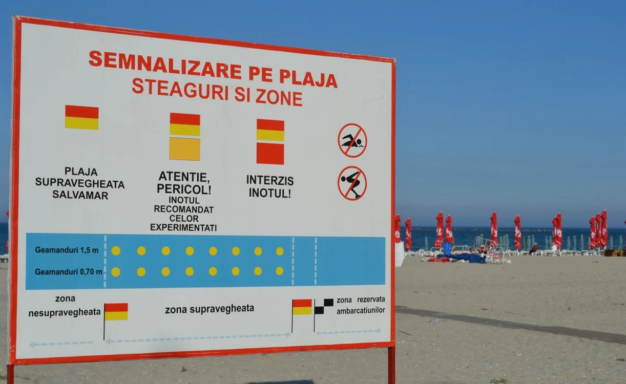 Atenţie la semnalizarea de pe plajă! FOTO Adevărul Constanţa