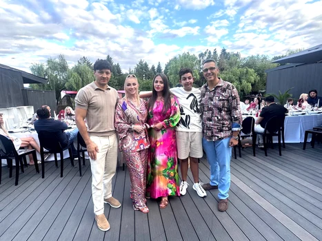 Anamaria Prodan și-a dorit o petrecere frumoasă, în familie, cu prietenii apropiați, pentru că așa se simt ei bine