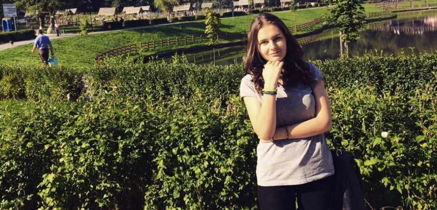Irina Linte, una din cele două eleve de 10 din judeţul Sibiu, a avut emoţii la Română: a trebuit să rescrie primele două subiecte de trei ori FOTO Facebook