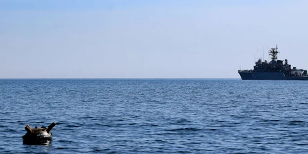 mina distrusa in marea neagra foto navy