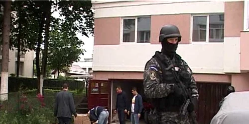 Percheziţii la o fabrică de anabolizante din Piteşti. FOTOCristi Ionică