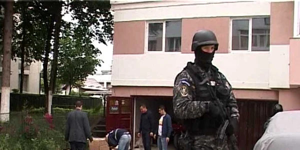 Percheziţii la o fabrică de anabolizante din Piteşti. FOTOCristi Ionică