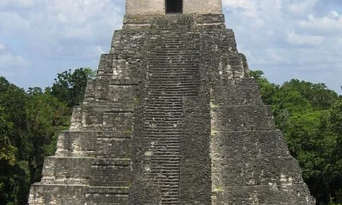 Cel mai mare templu maiaş din lume a fost deteriorat de turiştii veniţi să fie martori la apocalipsă jpeg