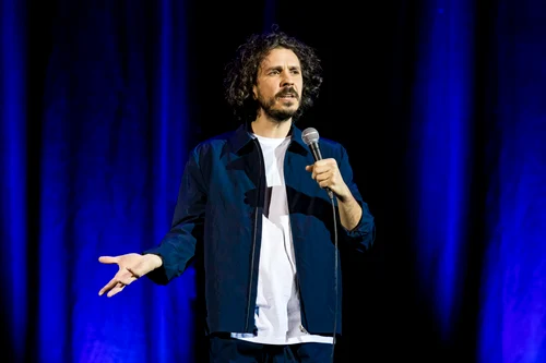 Costel Bojog, pe scena Stand-Up Revolution  SURSA FOTO Facebook