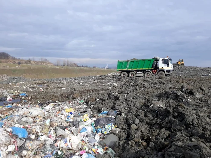 Groapa de gunoi a fost închisă pe o perioadă de şase luni