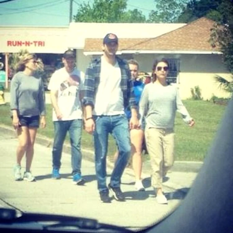 ashton kutcher mila kunis louisiana jpeg