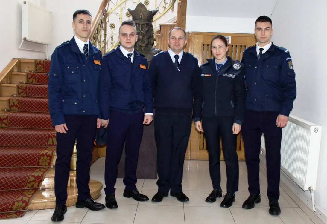 Viitorii ofiţeri vor desfăşura perioada de practică până pe 8 martie a.c., în cadrul Inspectoratului de Janadarmi Judeţean Dâmboviţa.