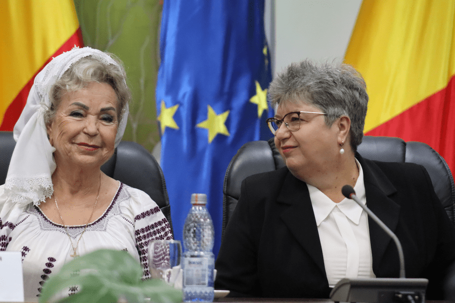 Cântăreața Mioara Velicu și gospodina Gina Bradea, cetăţeni de onoare ai judeţului Galaţi 