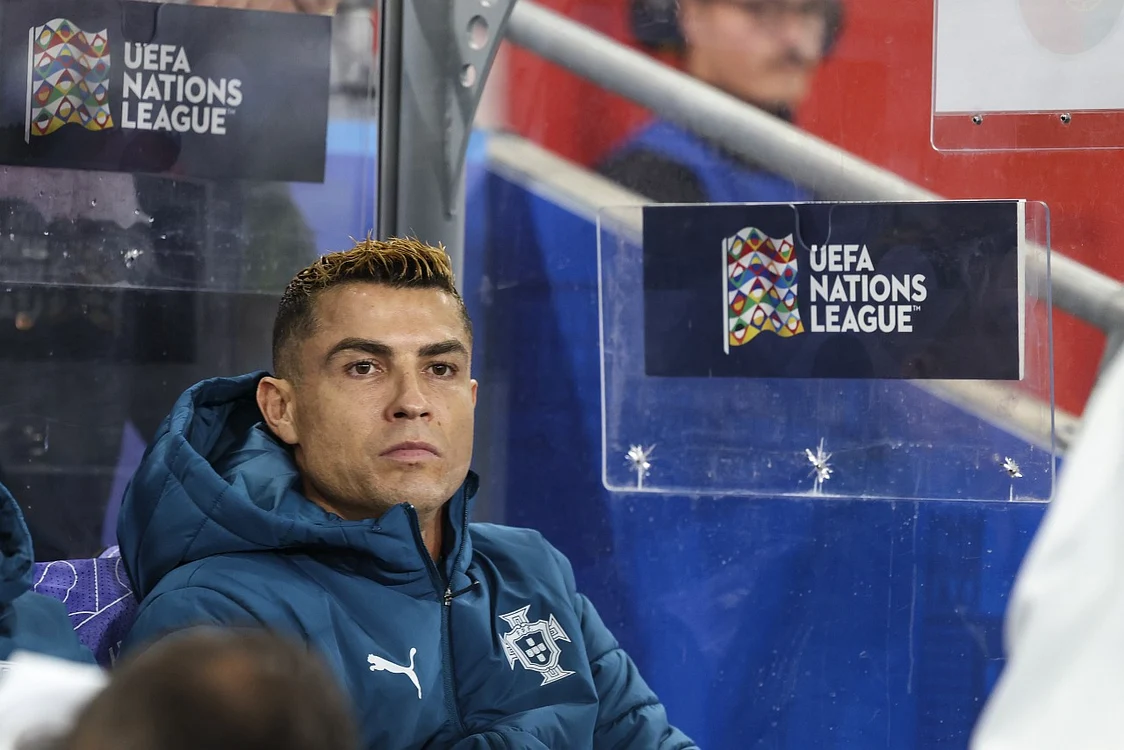 Cristiano Ronaldo a privit trist meciul cu Norvegia de pe banca rezervelor