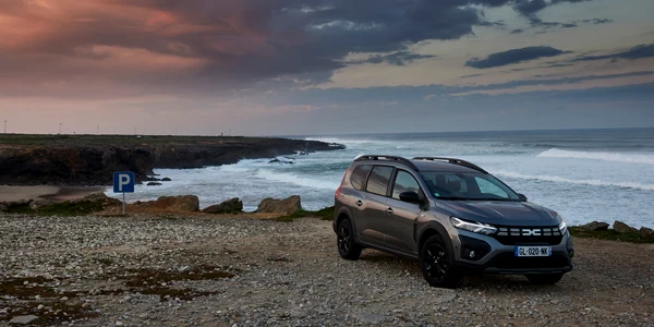 Dacia Jogger Hybrid 36 jpg