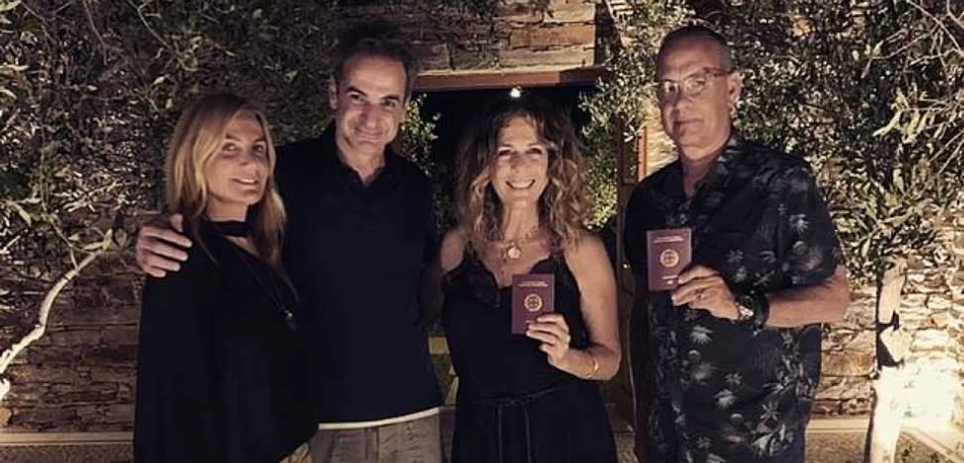 Tom Hanks şi Rita Wilson alături de prim-ministrul elen Kyriakos Mitsotakis şi soţia sa, Mareva Foto Instagram Kyriakos Mitsotakis