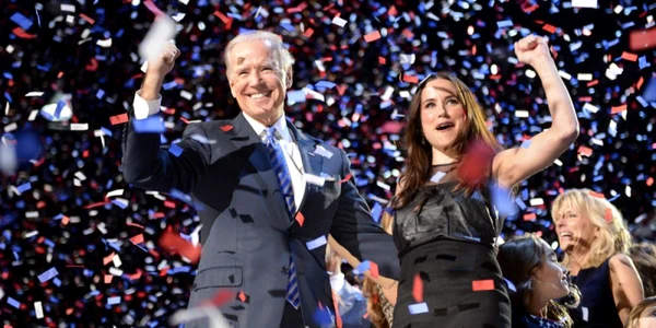 Joe Biden sarbatorind victoria in alegeri alaturi de fiica sa Ashley FOTO EPA--EFE