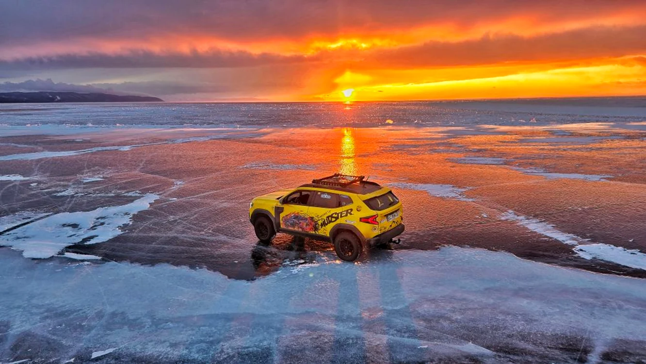 Buzoianul a ajuns cu mașina sa în Siberia FOTO: Cosmin Crăciun