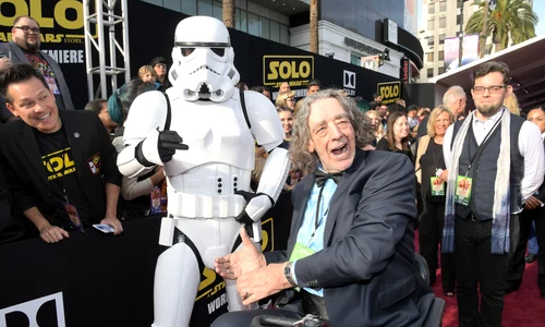 peter mayhew a murit jpeg