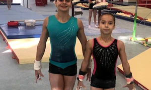 gimnaste alexandra si miruna jpeg